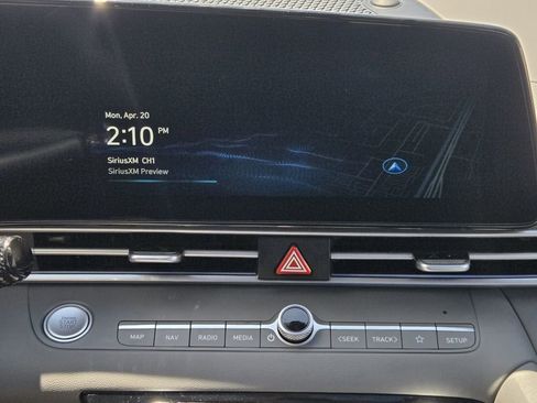 Certified 2025 Hyundai Elantra SEL FWD image 19