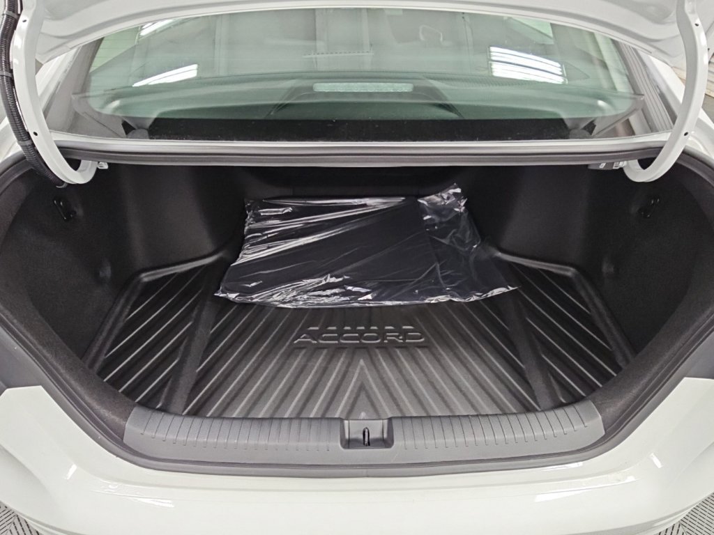 New 2026 Honda Accord LX image 30
