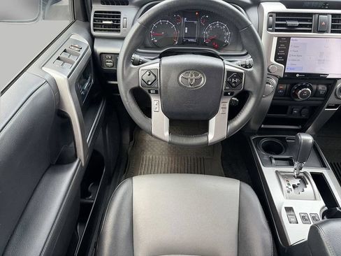 Used 2022 Toyota 4Runner SR5 Premium w/ Moonroof Package RWD image 10