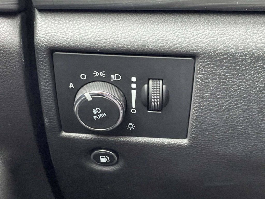 Certified 2020 Jeep Grand Cherokee Altitude AWD/4WD image 25