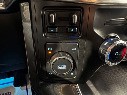 Used 2022 Ford F150 Lariat AWD/4WD image 38