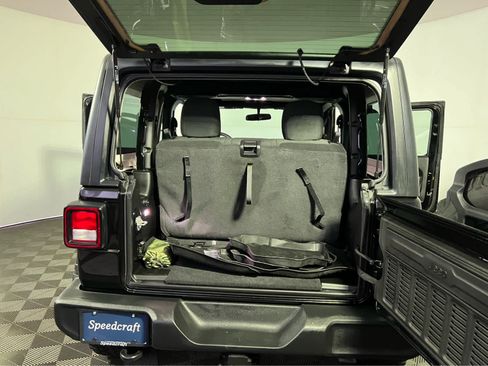 Used 2022 Jeep Wrangler Sport AWD/4WD image 23
