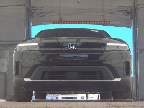 Used 2024 Honda Prologue EX image 3