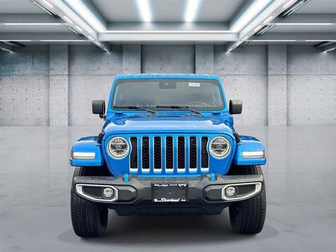 Used 2022 Jeep Wrangler Unlimited Sahara w/ Cold Weather Group image 3