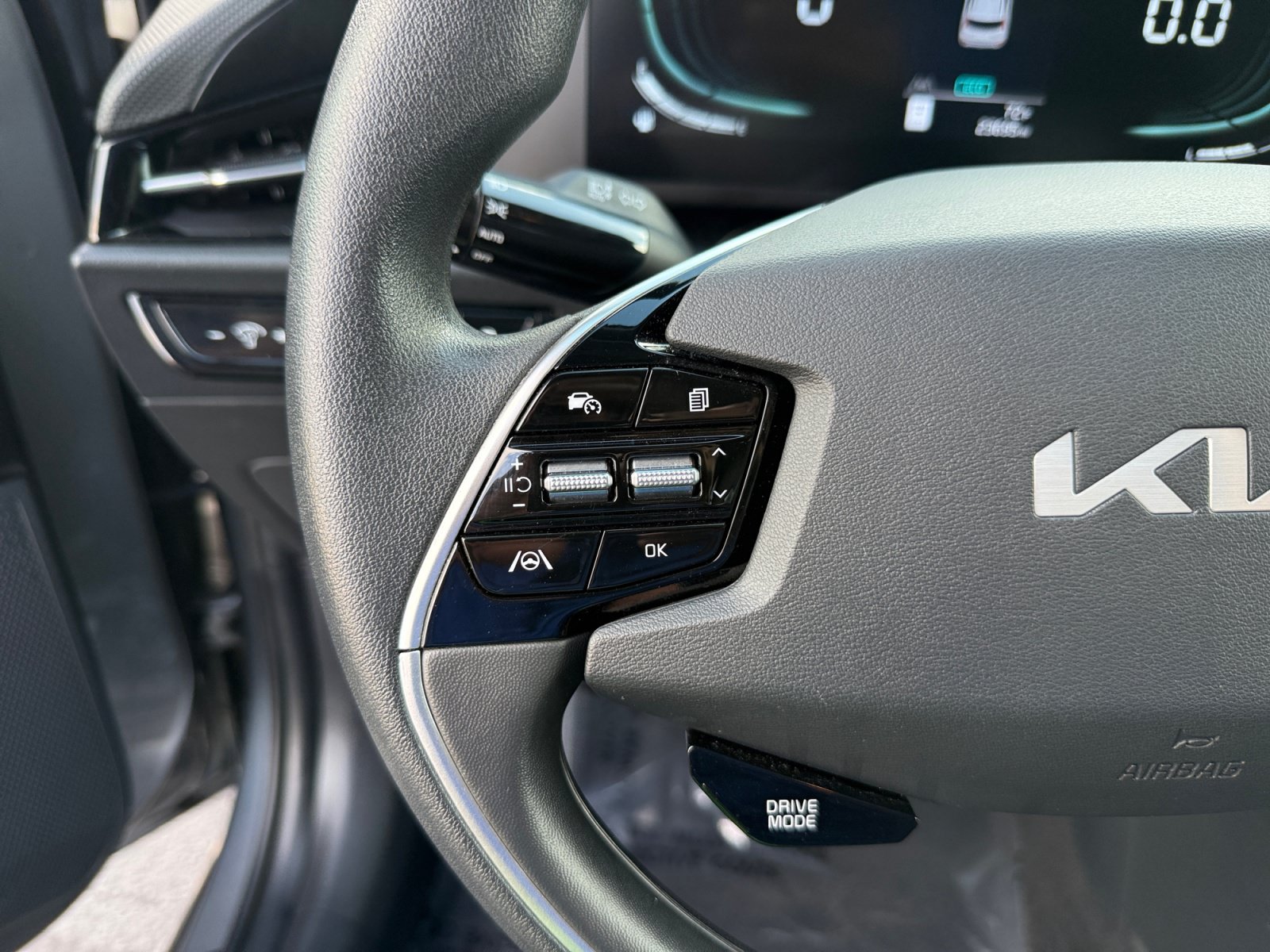 Used 2025 Kia Niro LX FWD image 15