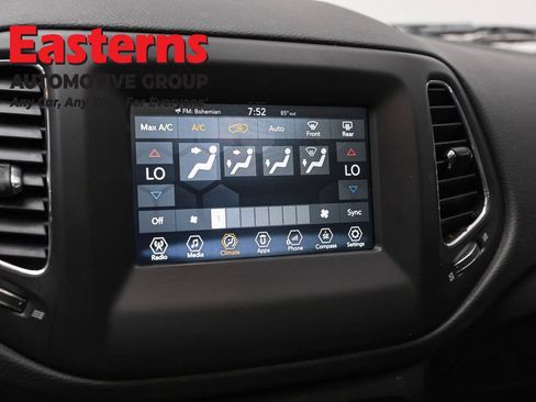 Used 2018 Jeep Compass Latitude w/ Popular Equipment Group AWD/4WD image 19