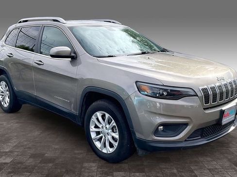 Used 2019 Jeep Cherokee Latitude w/ Popular Appearance Group AWD/4WD image 2
