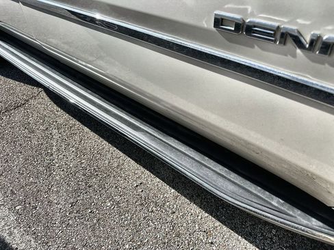 Used 2015 GMC Yukon XL Denali w/ Touring Package image 6