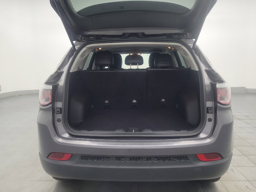 Used 2020 Jeep Compass Latitude w/ Cold Weather Group AWD/4WD image 29