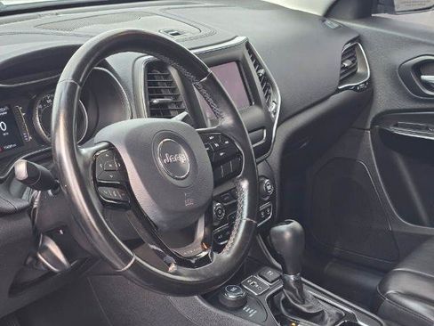 Used 2020 Jeep Cherokee Latitude Plus AWD/4WD image 23