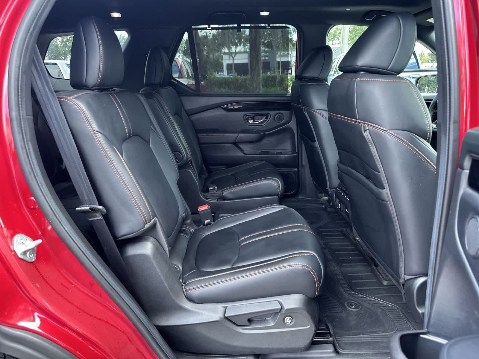 Used 2023 Honda Pilot TrailSport image 16