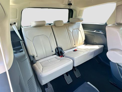Used 2024 Ford Expedition Limited image 29