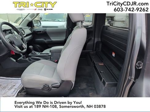 Used 2019 Toyota Tacoma SR image 32