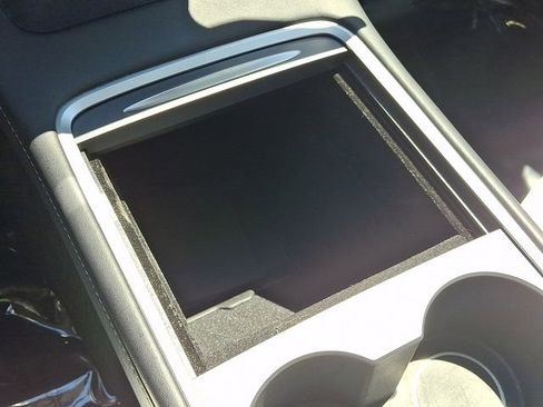 Used 2024 Tesla Model Y Long Range AWD/4WD image 28