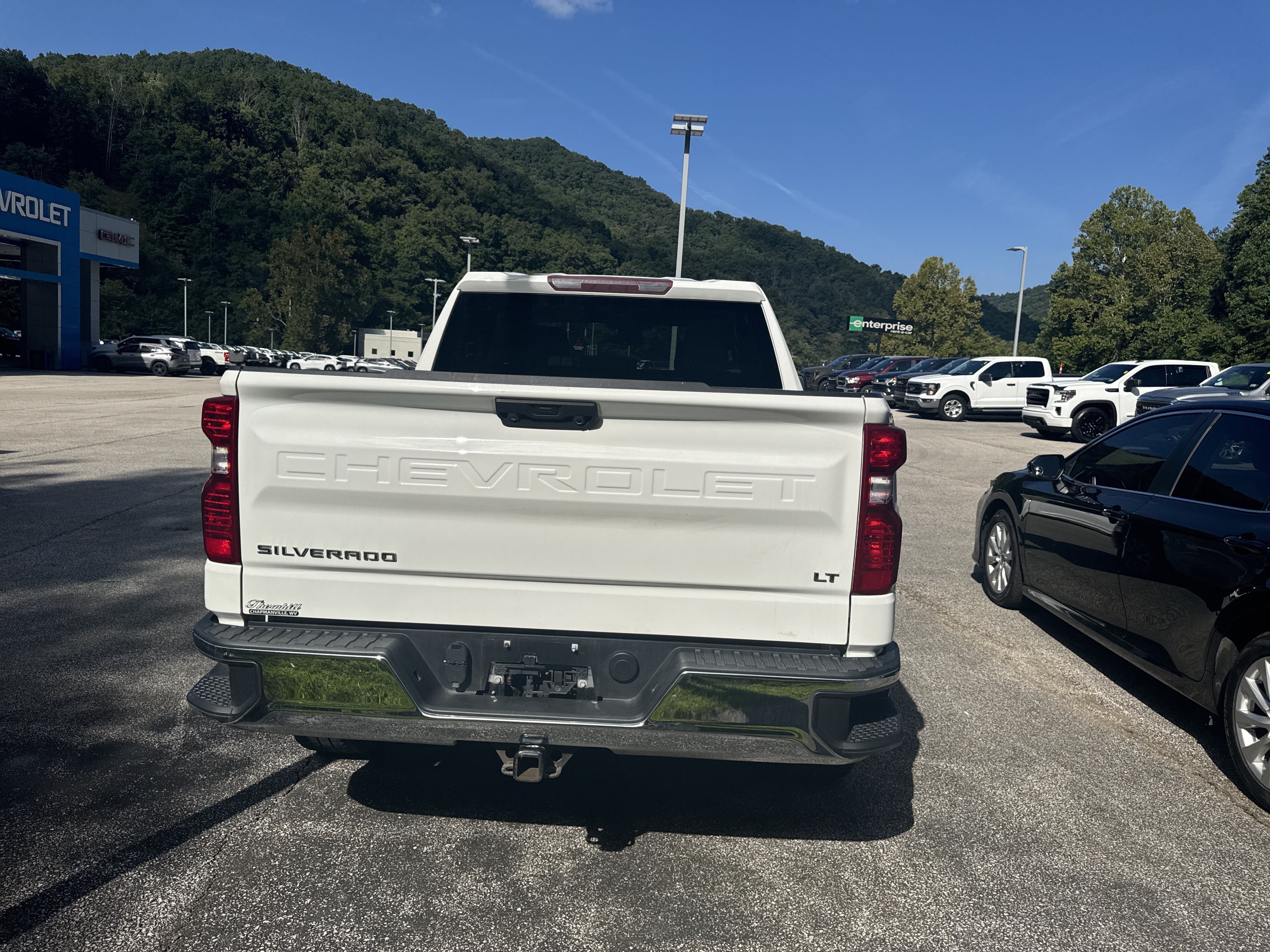 Used 2023 Chevrolet Silverado 1500 LT AWD/4WD image 6