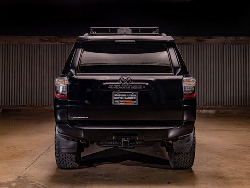 Used 2021 Toyota 4Runner SR5 AWD/4WD image 7