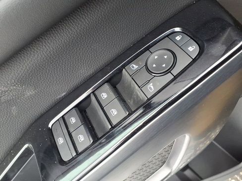 New 2026 Nissan Pathfinder SL image 17