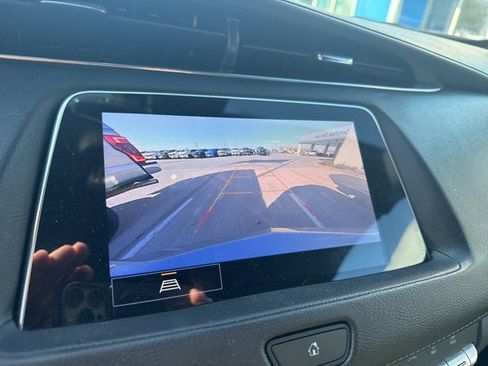 Used 2023 Cadillac XT4 Premium Luxury image 18