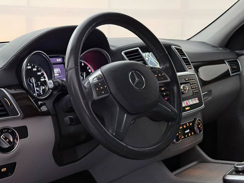 Used 2015 Mercedes-Benz GL 450 4MATIC image 19