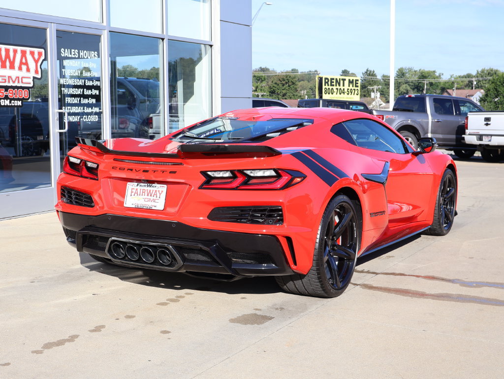 New 2027 Chevrolet Corvette Grand Sport w/ Z52 Sport Performance Package RWD image 3