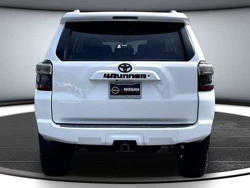 Used 2016 Toyota 4Runner SR5 AWD/4WD image 6