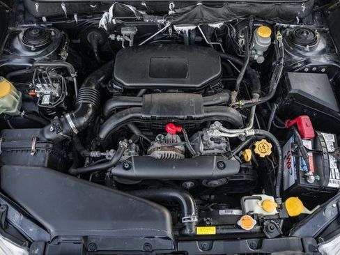 Used 2010 Subaru Outback 2.5i Premium image 18