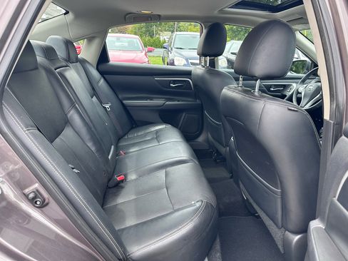 Used 2017 Nissan Altima 3.5 SL w/ 3.5SL Technology Package image 29