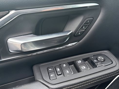 Used 2025 RAM 1500 Laramie image 11