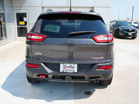 Used 2017 Jeep Cherokee Trailhawk w/ Cold Weather Group AWD/4WD image 33