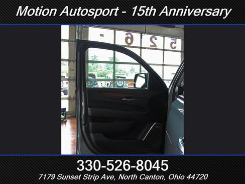 Used 2020 Cadillac Escalade Luxury AWD/4WD image 10