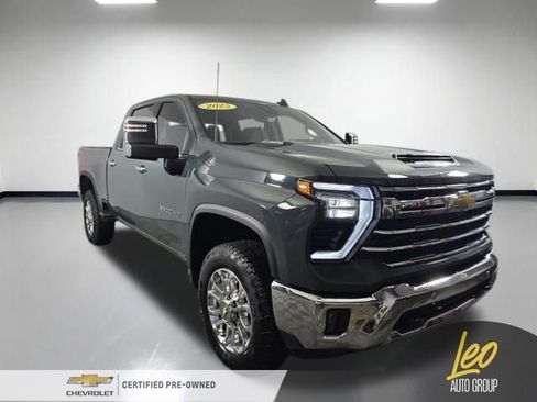 Used 2025 Chevrolet Silverado 3500 LTZ w/ LTZ Premium Package image 4