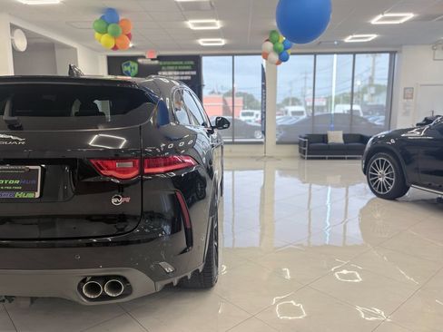 Used 2020 Jaguar F-PACE SVR AWD/4WD image 14