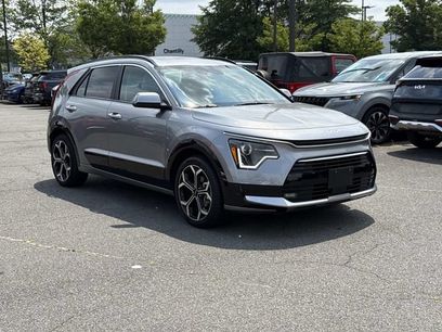Used 2023 Kia Niro EX Touring