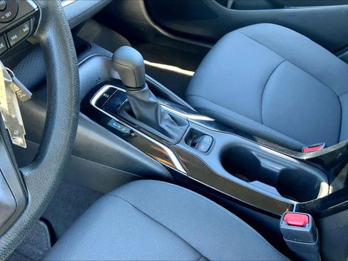 Used 2020 Toyota Corolla LE image 15