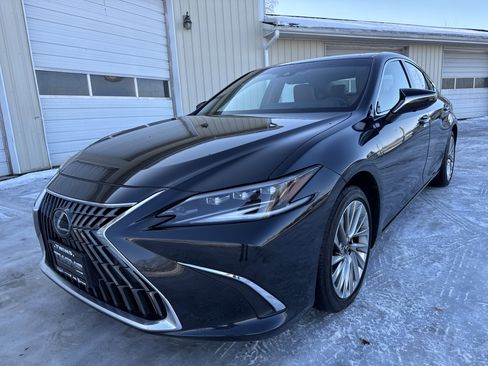 Used 2023 Lexus ES 300h Ultra Luxury image 12