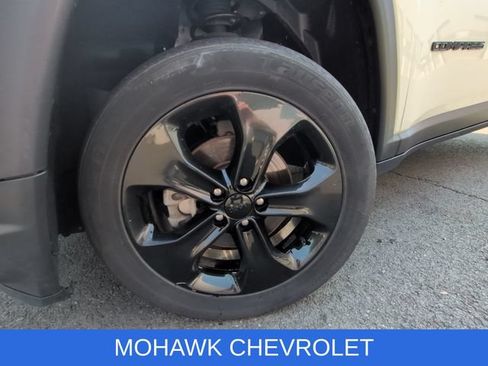 Used 2019 Jeep Compass Latitude AWD/4WD image 34