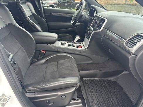 Used 2018 Jeep Grand Cherokee Trackhawk AWD/4WD image 16