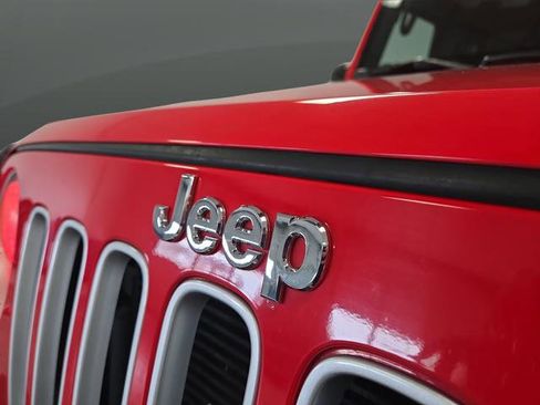 Used 2016 Jeep Wrangler Unlimited Sahara w/ Connectivity Group image 33