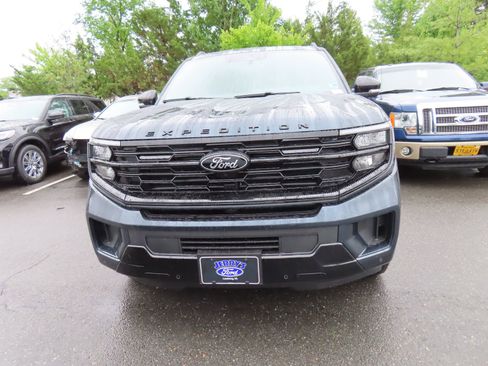 New 2026 Ford Expedition Platinum w/ Stealth Appearance Package AWD/4WD image 2