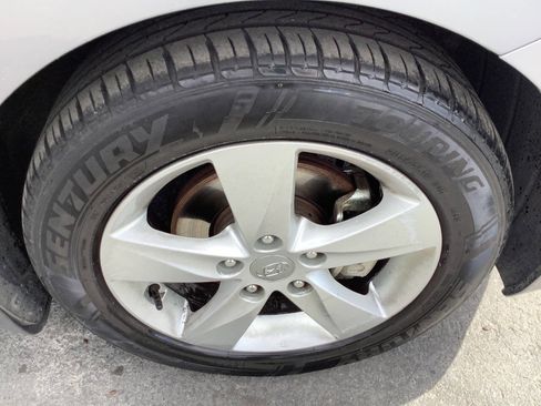 Used 2013 Hyundai Elantra GLS w/ Preferred Pkg FWD image 25