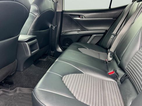 Used 2023 Toyota Camry SE image 5