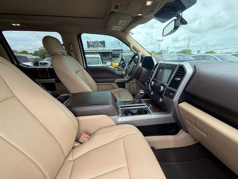 Used 2018 Ford F150 Lariat w/ Equipment Group 502A Luxury AWD/4WD image 25