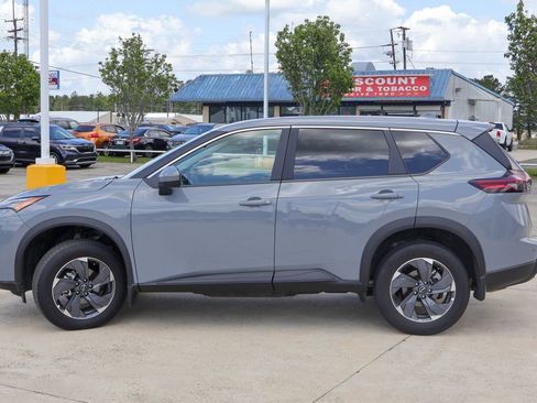 Certified 2026 Nissan Rogue SV FWD image 24