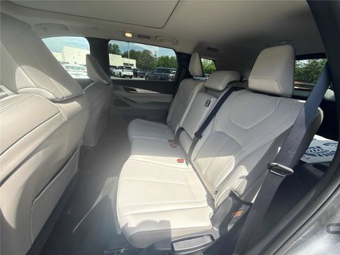 Certified 2026 INFINITI QX60 Pure w/ Cargo Package FWD image 12