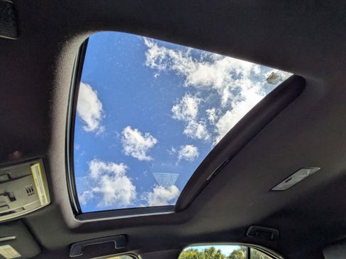 Used 2020 Lexus UX 200 image 22