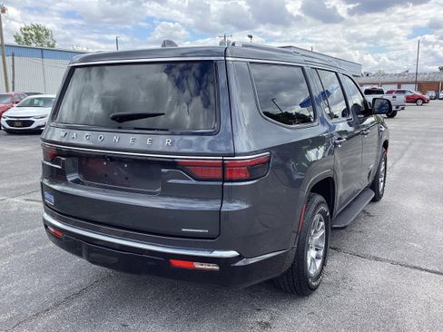 Used 2022 Jeep Wagoneer Series I w/ Convenience Group I AWD/4WD image 9