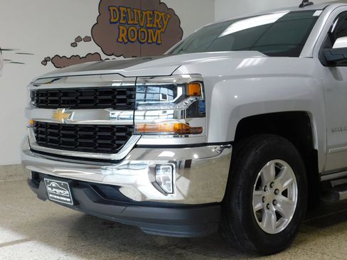 Used 2017 Chevrolet Silverado 1500 LT w/ LT Convenience Package RWD image 20