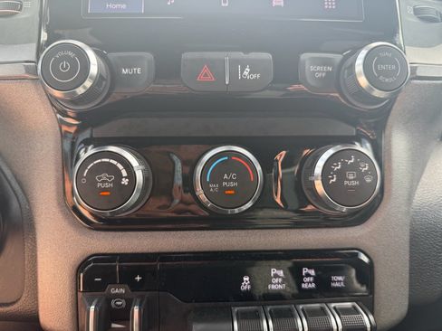 Used 2025 RAM 1500 Tradesman w/ Night Edition AWD/4WD image 37