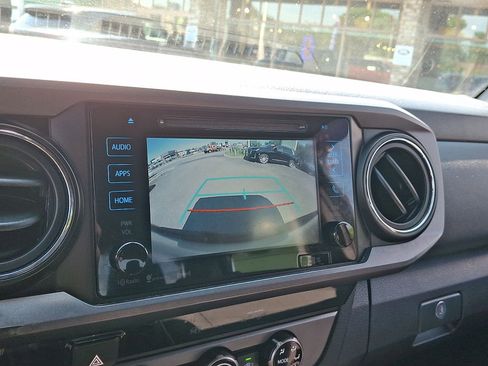 Used 2018 Toyota Tacoma TRD Sport RWD image 23