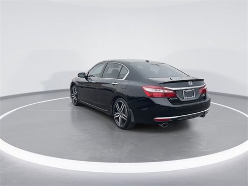 Used 2016 Honda Accord Touring image 6